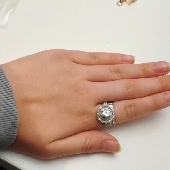 JEWELRY - Picture 4 of 6